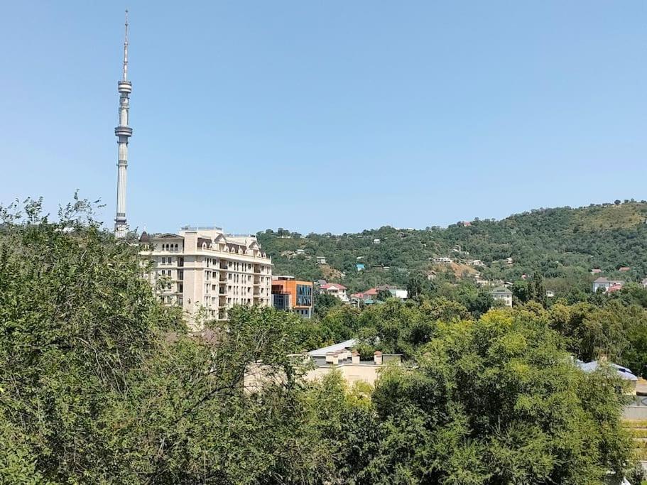 Квартира Коктобе С Видом На Горы Apartment Алма Ата Екстериор снимка