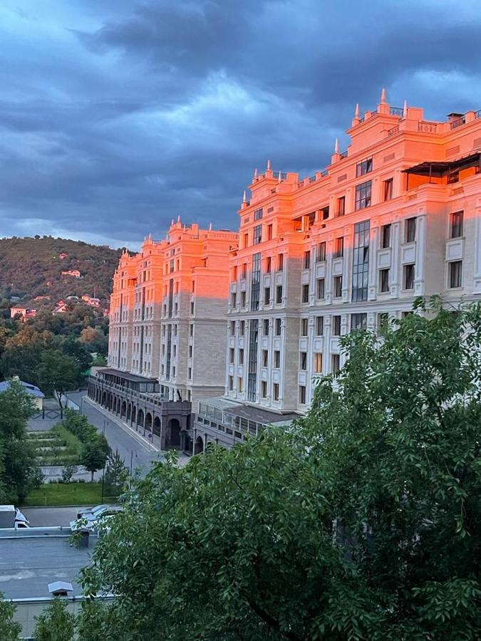 Квартира Коктобе С Видом На Горы Apartment Алма Ата Екстериор снимка
